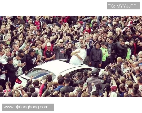 深圳街头偶遇足球明星的精彩瞬间与他们的传奇故事分享